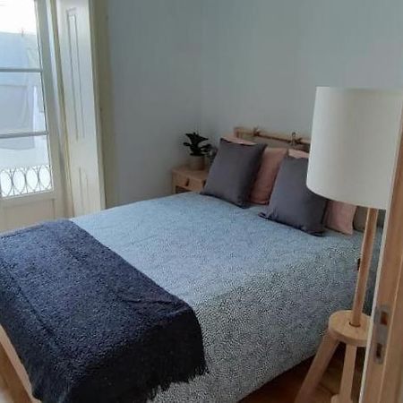 Quarto Com Varanda Na Rua Dos Douradores Lisboa Exterior foto