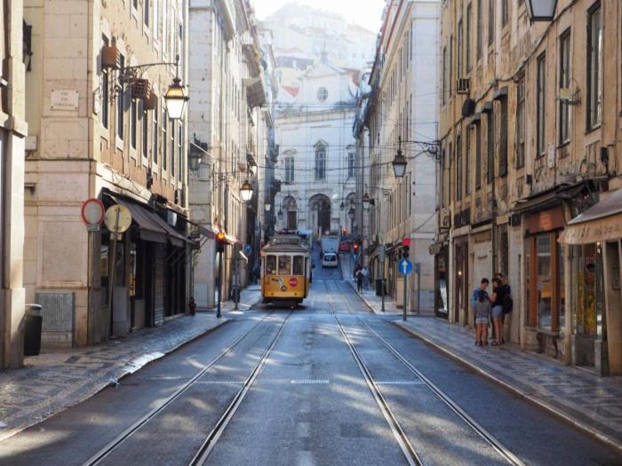 Quarto Com Varanda Na Rua Dos Douradores Lisboa Exterior foto