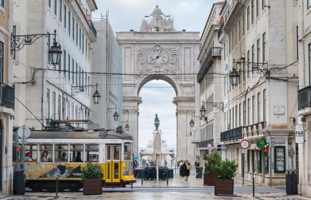 Quarto Com Varanda Na Rua Dos Douradores Lisboa Exterior foto
